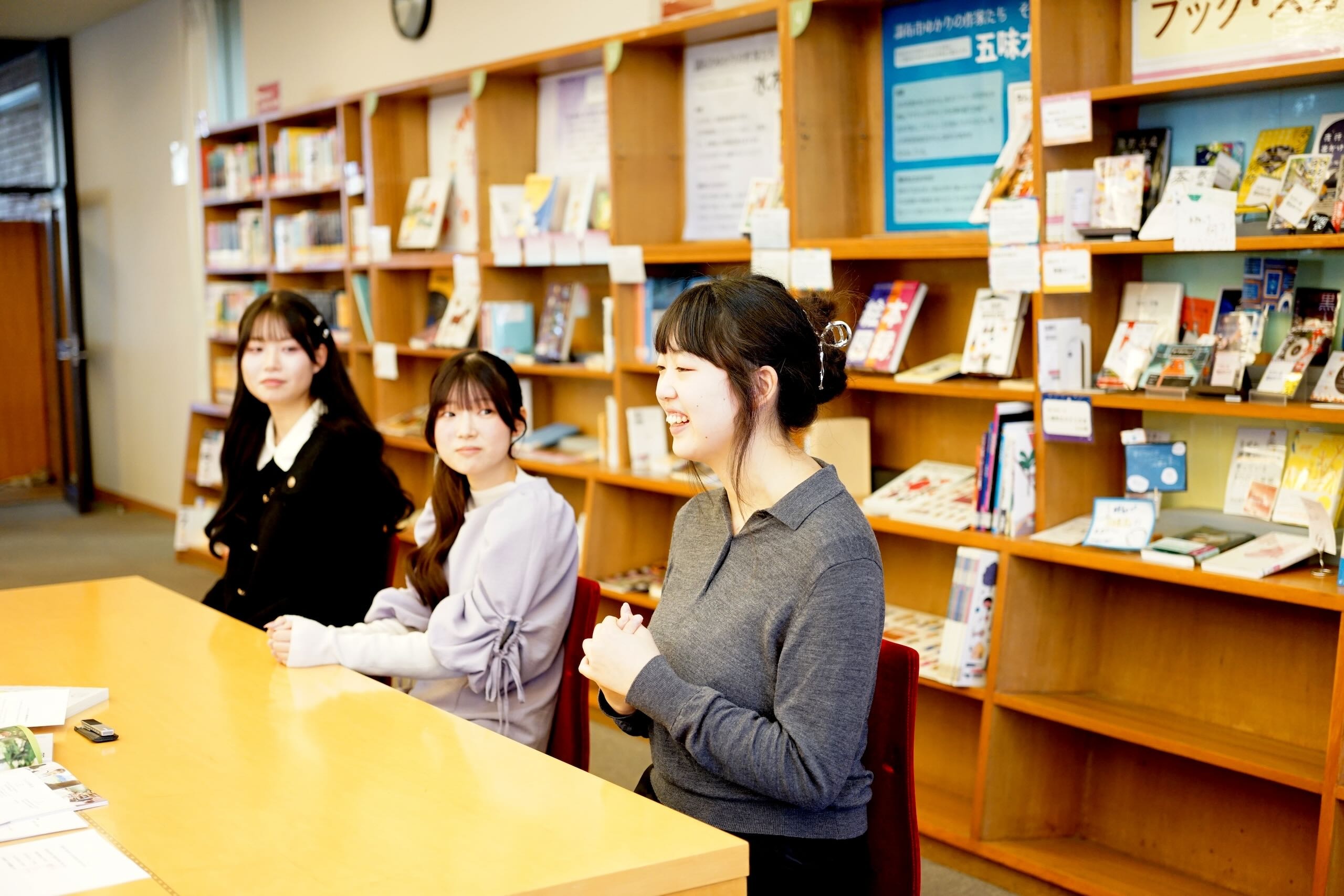 「昔話」をテーマにした所属ゼミについて語る安藤さん