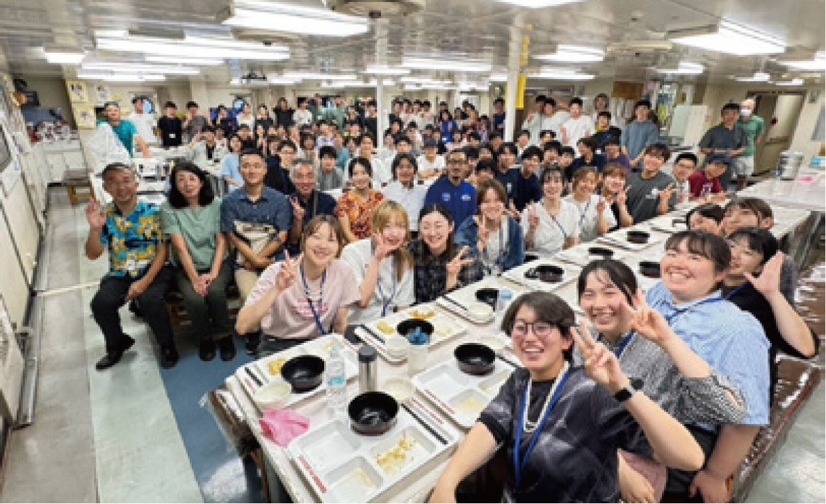 海外研修航海：夕食会